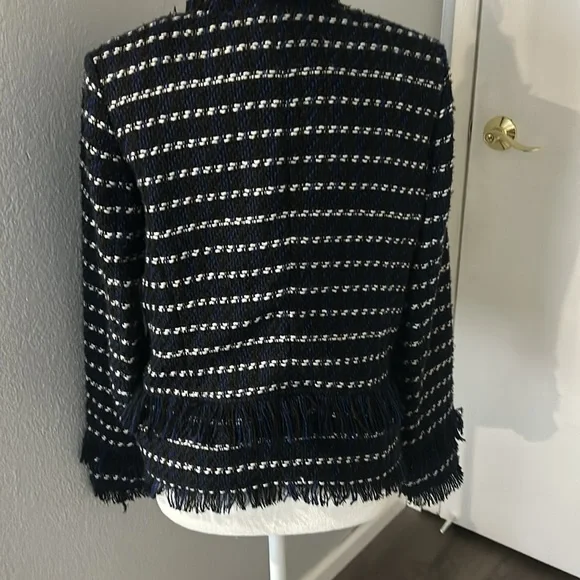 Halogen - Picture 6 of 8